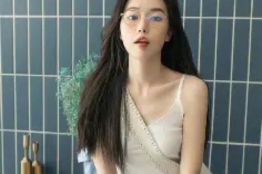 五一假期娱乐圈爆红！三个大瓜引热议——艳星削发为尼、断绝父子关系、知名女星被控出轨
