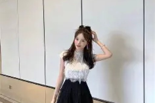 这个坚强面对绝症的少女形象不仅让
